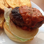 女性向けのフワフワお肉のハンバーガーが神保町にオープン!