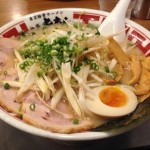 池袋の豚骨醤油ラーメン屯ちん〜安定感抜群〜