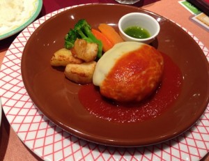 チーズハンバーグ　トマトソース980円